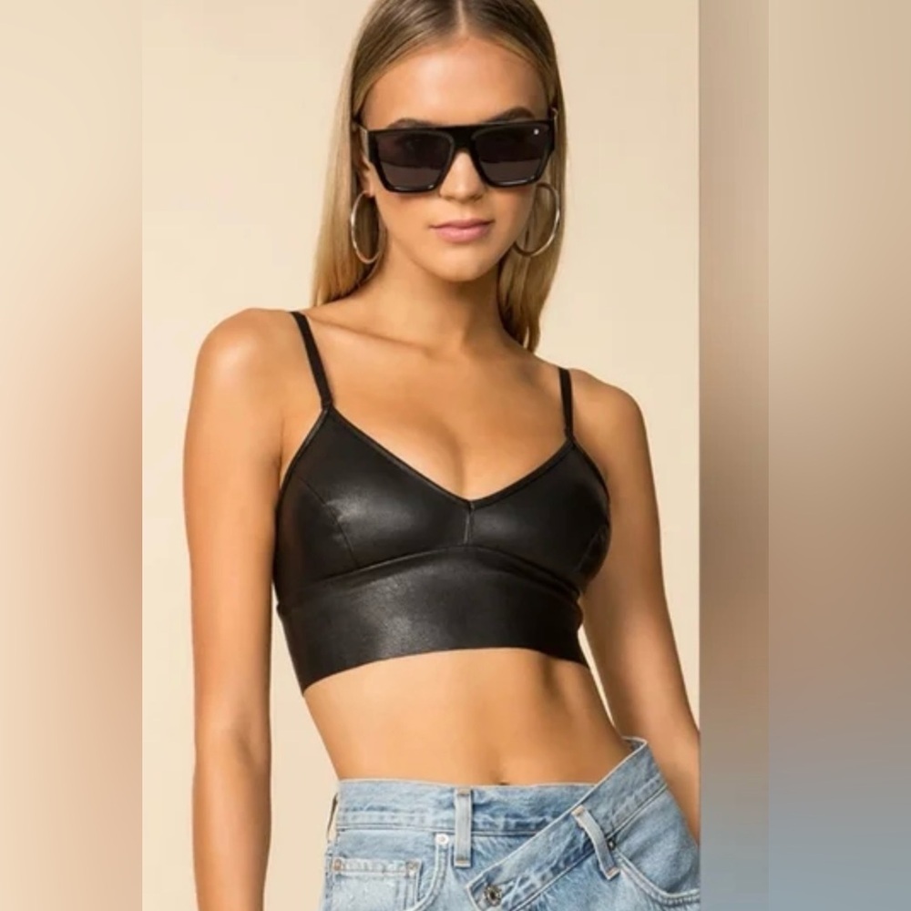 NWOT Commando Faux Leather Longline Bralette in Black Very Stretchy Size Medium